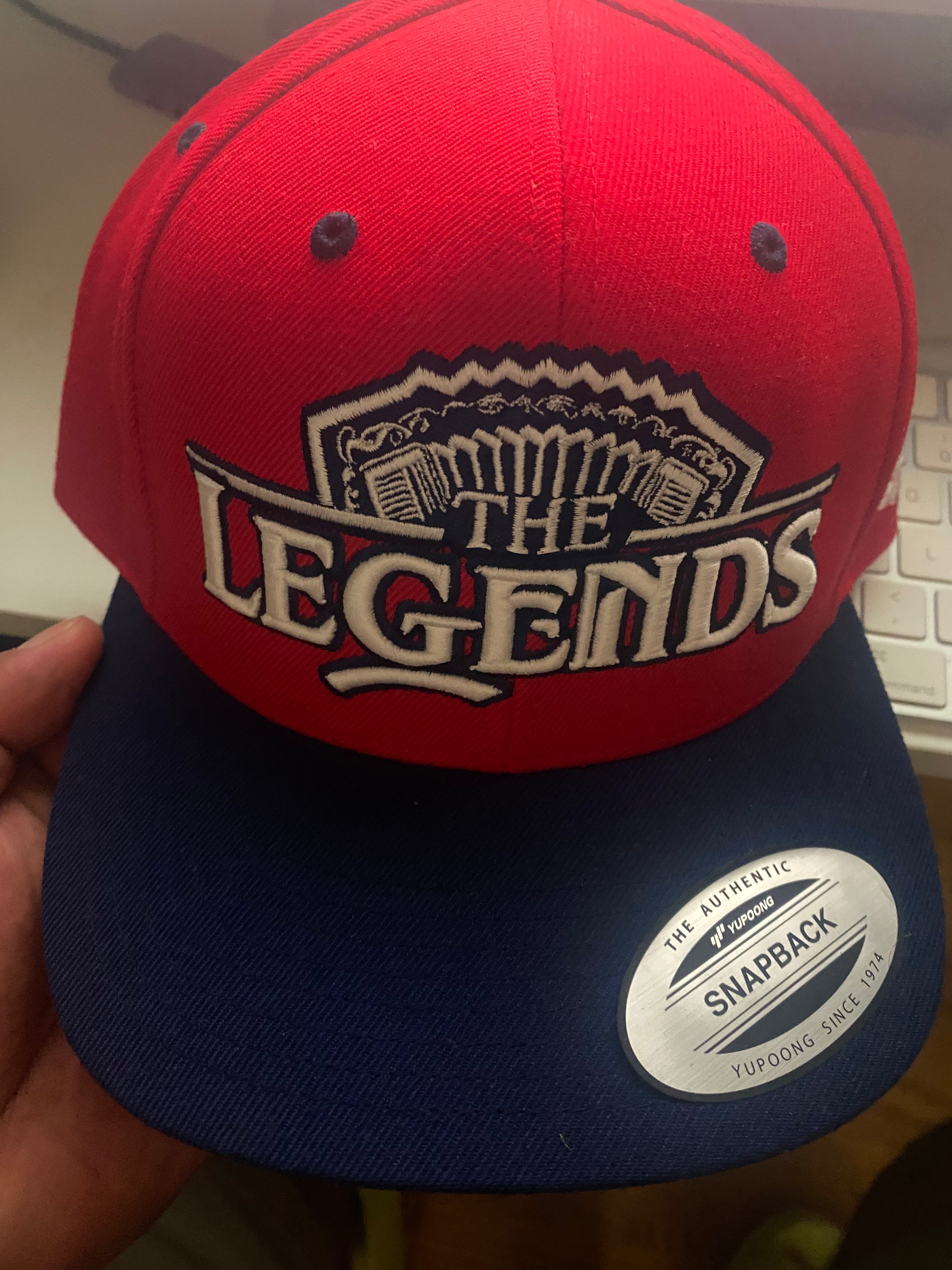GORRA LOGO THE LEGENDS